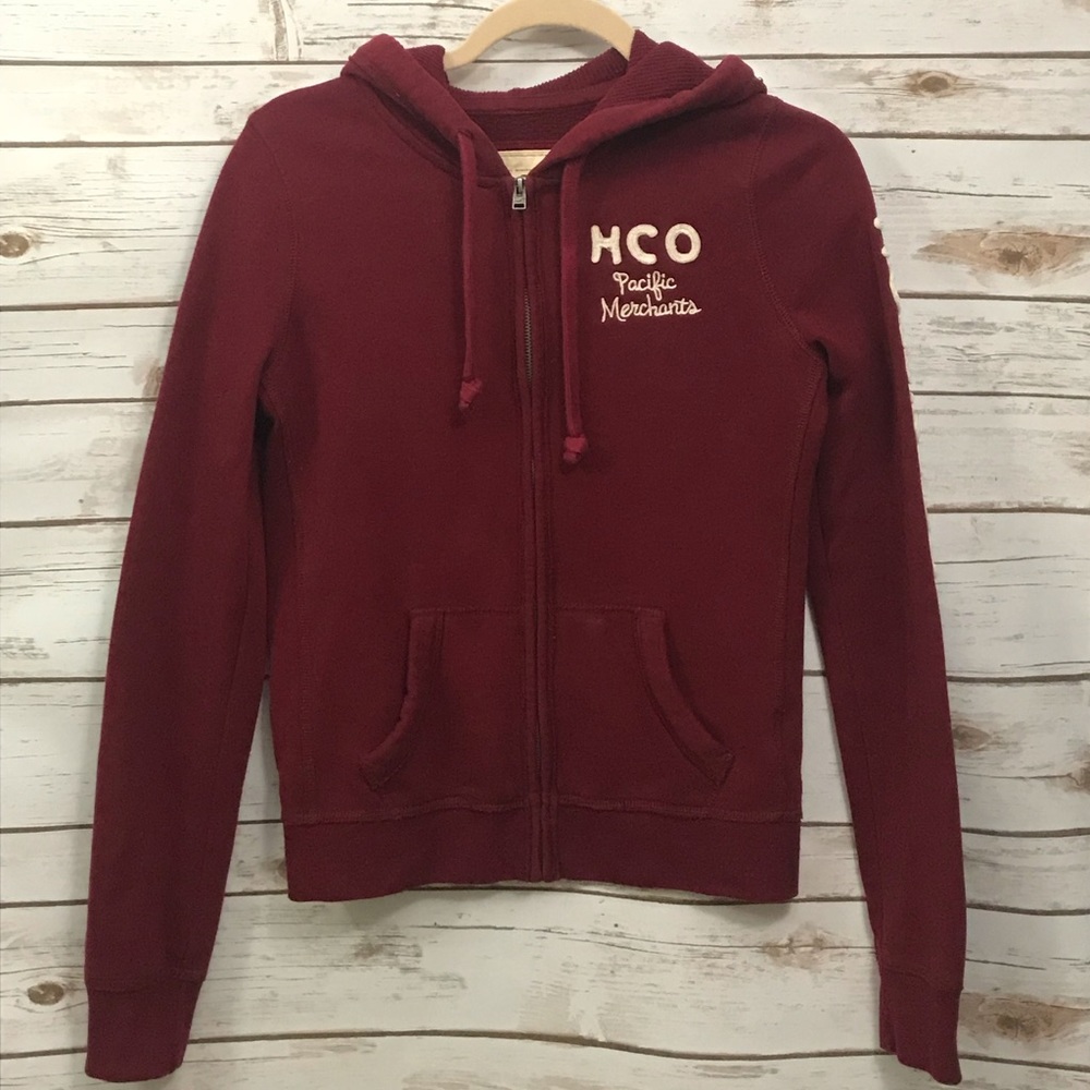 Maroon/ Burgundy colored Hollister hoodie jacket